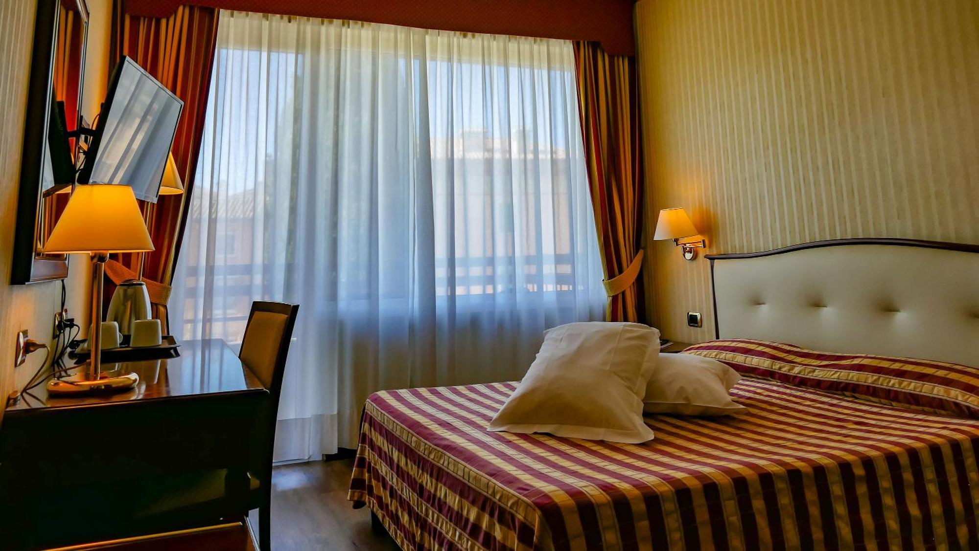 Hotel Benaco Garda ***S Exterior foto